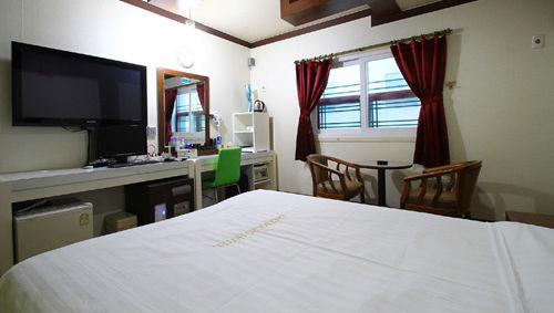 Cherbourg Hotel チョナン エクステリア 写真